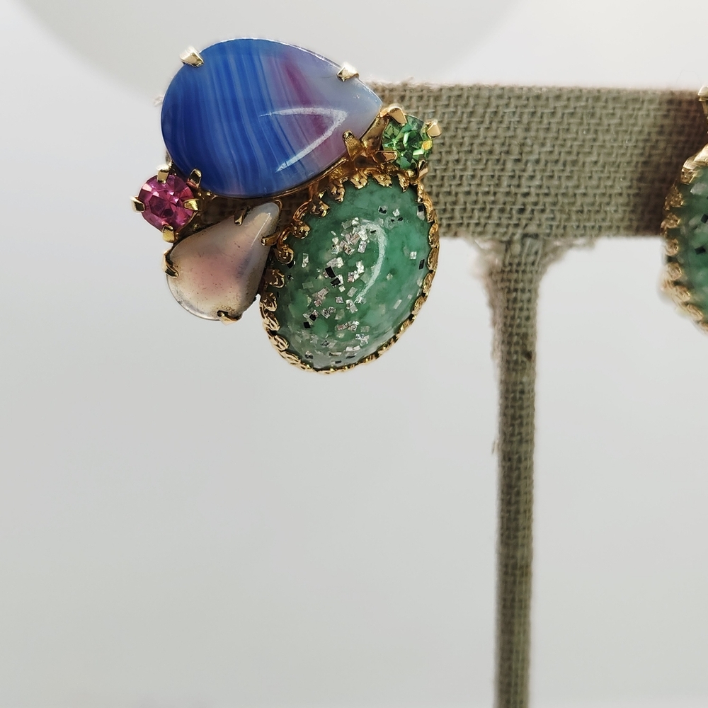 Vintage 1940s Iris & Confetti Art Glass Cabochon Clip-On Earrings Gold Tone - Picture 9 of 10
